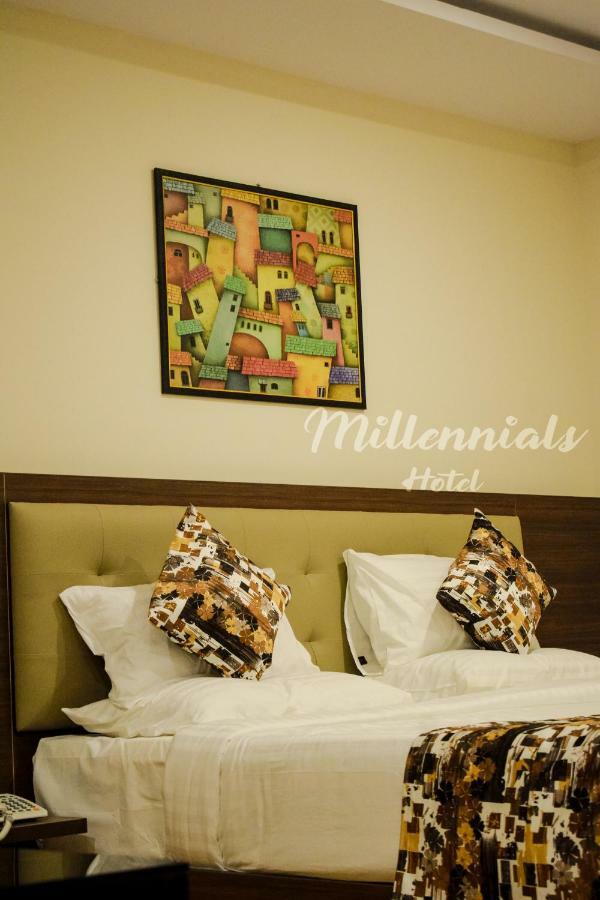 Millennials Hotel Bangalore Exterior foto